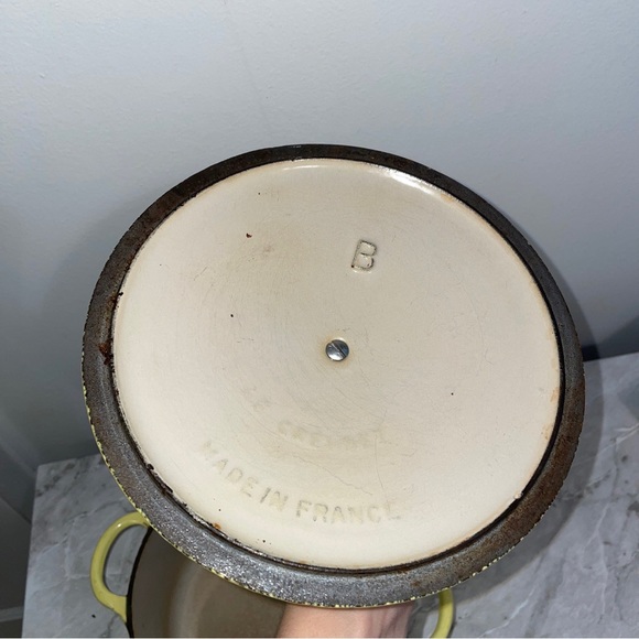 Le Creuset France Dutch Oven B 2 Quart Yellow Enamel Cast Iron Round Vintage 50s - Picture 3 of 5